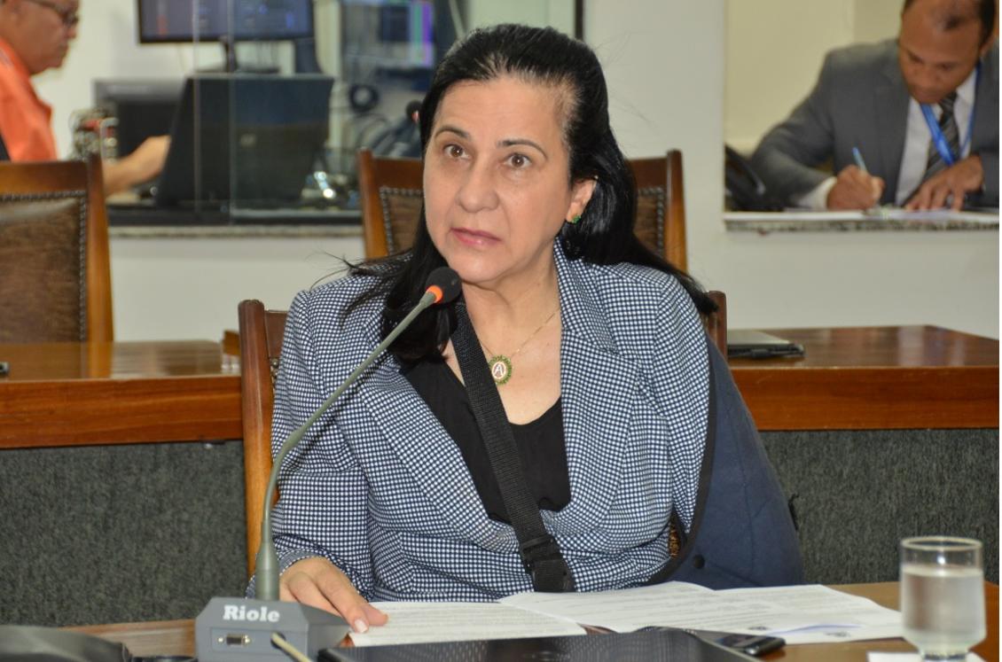 Amália Santana volta a fazer apelo ao governo por UTIs no Hospital Regional de Colinas Amália Santana volta a fazer apelo ao governo por UTIs no Hospital Regional de Colinas
