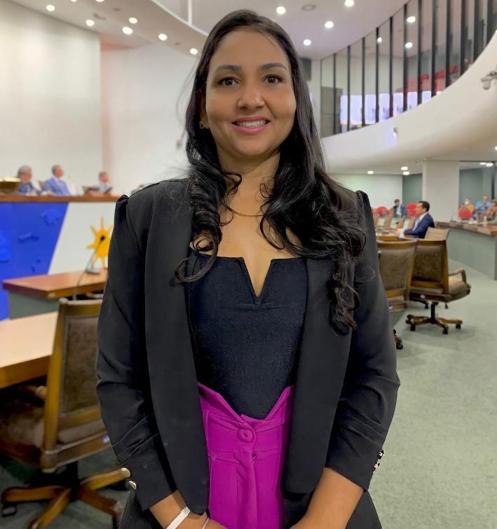 Das emendas propostas por Vanda Monteiro, a criação da Secretaria da Mulher ganha destaque na LDO Das emendas propostas por Vanda Monteiro, a criação da Secretaria da Mulher ganha destaque na LDO