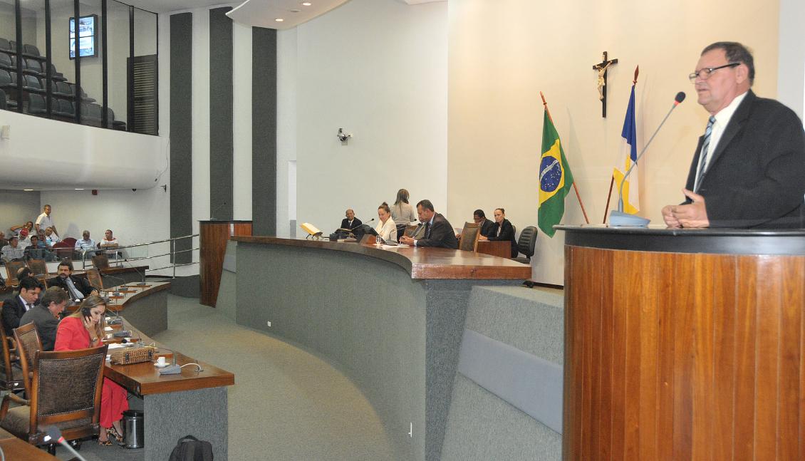 Bonifácio na tribuna da Assembleia