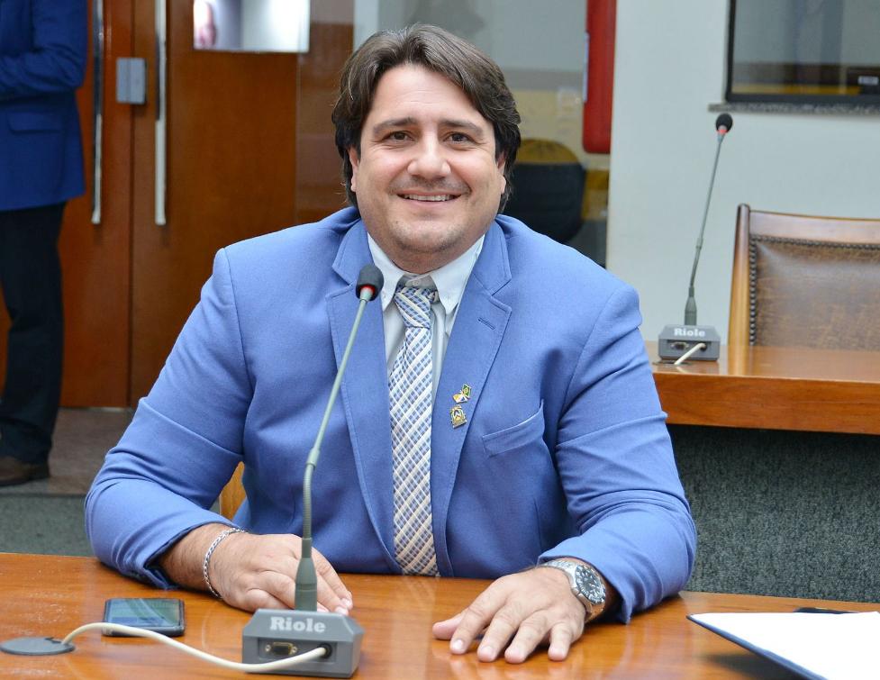 Eduardo Fortes apresenta anteprojeto de lei para criação de Instituto Médico Veterinário Legal no TO