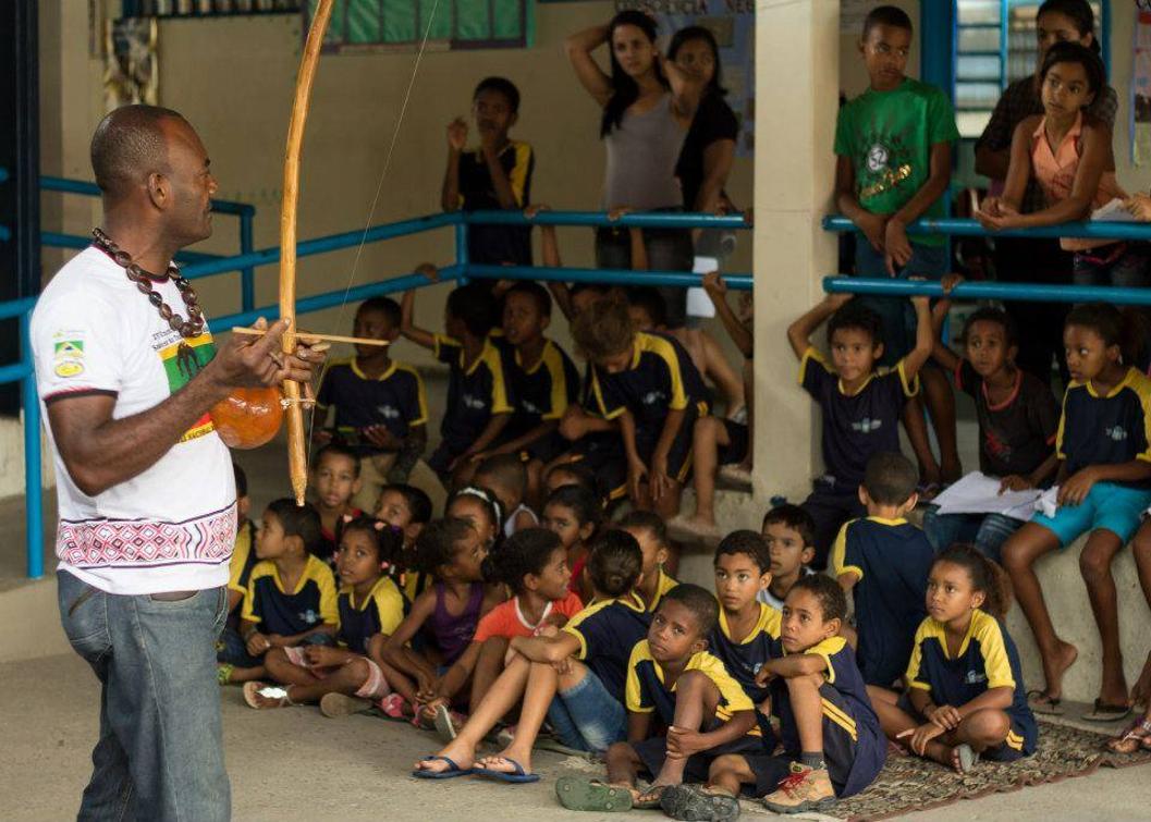 Projeto Criança Capoeira Esporte e Cultura, da associação da qual mestre Fumaça é idealizador