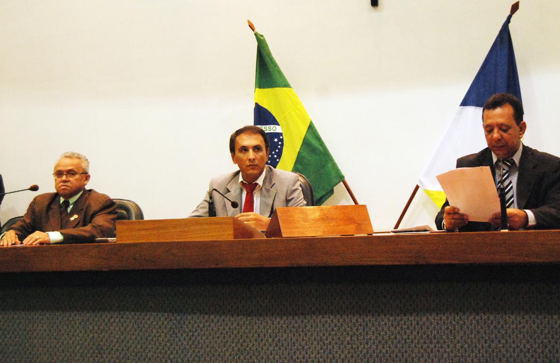 Mesa que dirigiu os trabalhos desta quinta-feira Mesa que dirigiu os trabalhos desta quinta-feira