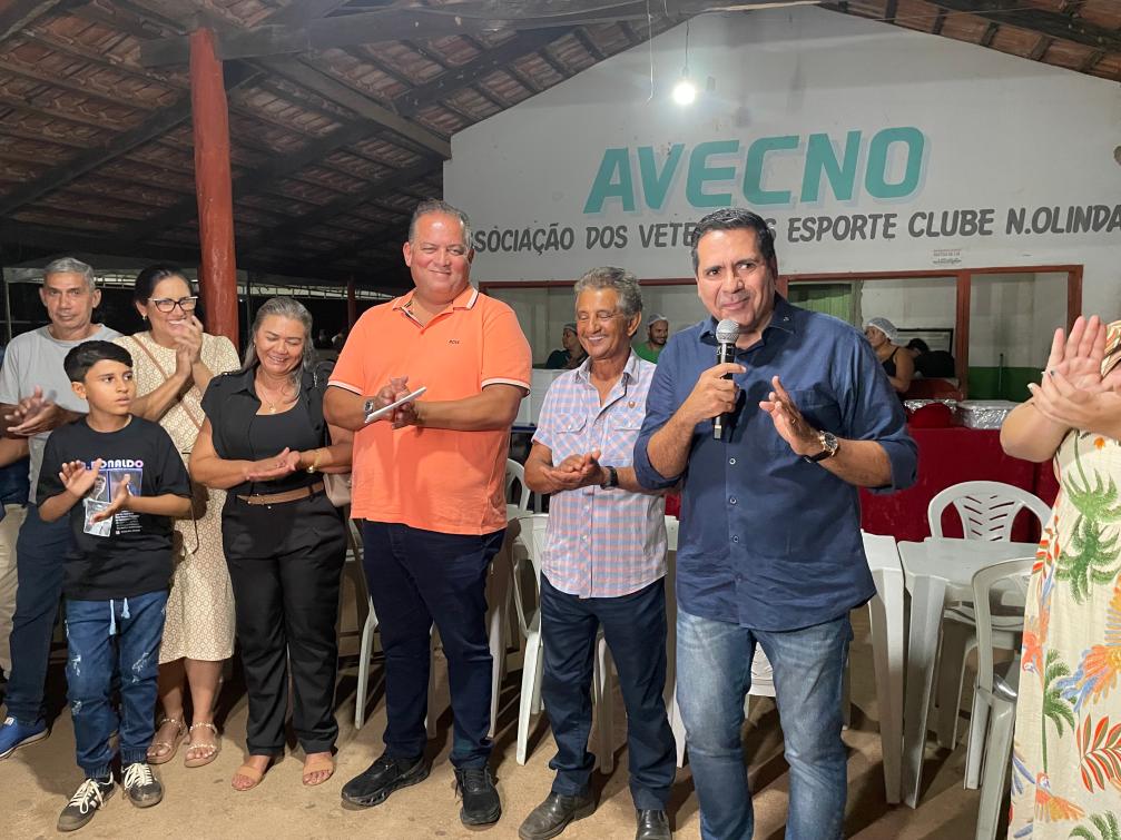 O anúncio foi feito ao lado do senador Eduardo Gomes, do prefeito Jesus Evaristo e demais lideranças