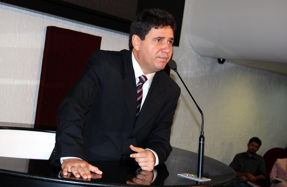 Deputado Júnior Coimbra (PMDB), líder do governo Deputado Júnior Coimbra (PMDB), líder do governo