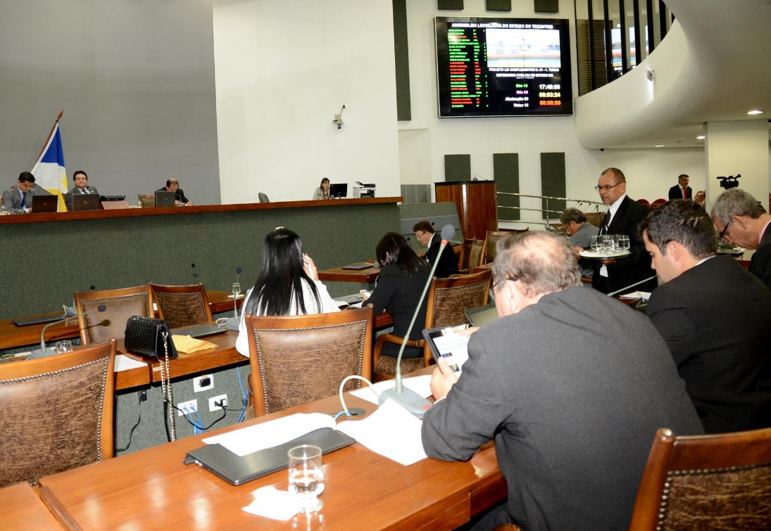 O plenário  manteve o veto do governador Marcelo Miranda ao projeto que concede passe livre a PM