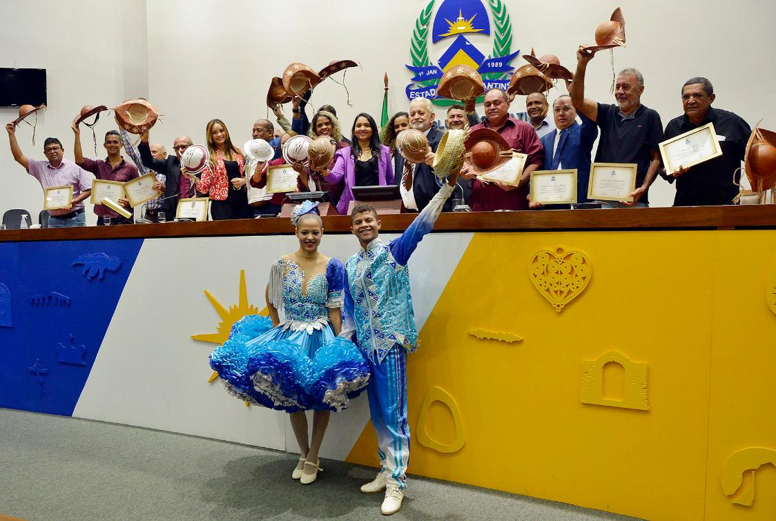 A sessão solene aconteceu na tarde desta quinta-feira, 19