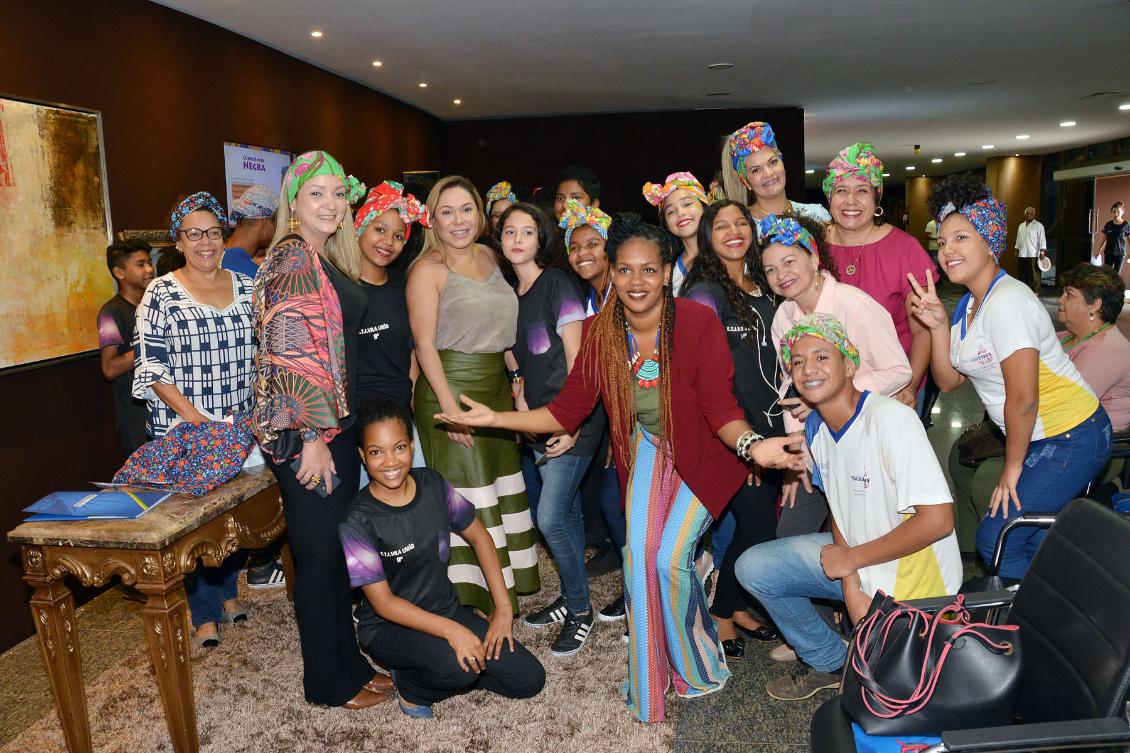 Oficina de turbantes fez parte da programação