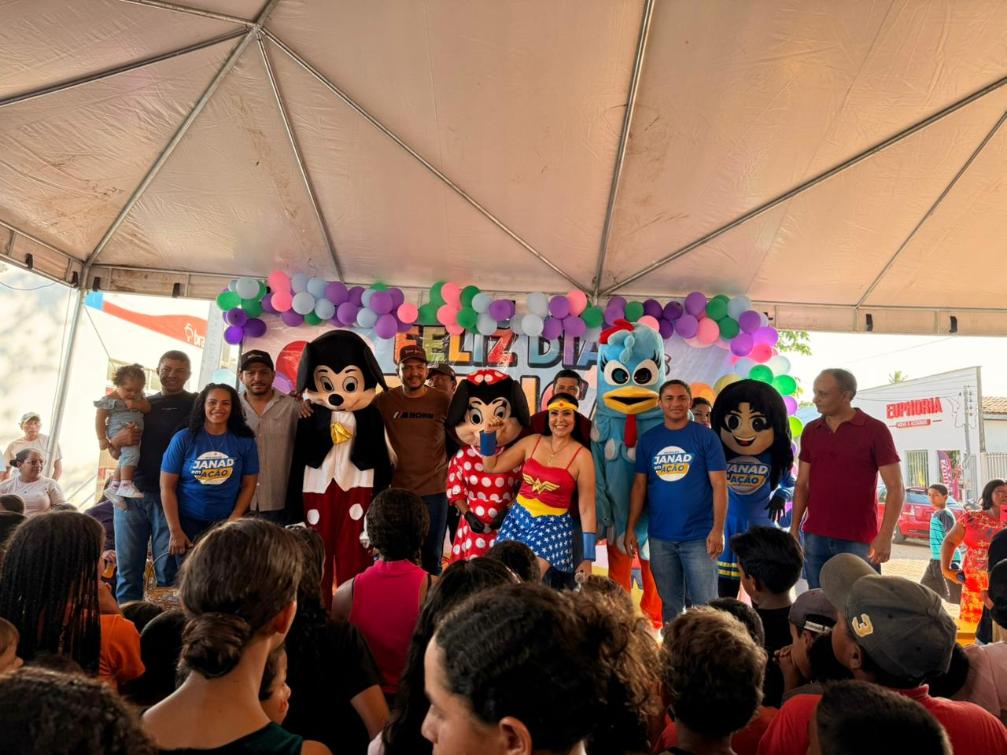 Evento foi marcado por muita animação, com estruturas de diversão e muitas guloseimas Evento foi marcado por muita animação, com estruturas de diversão e muitas guloseimas