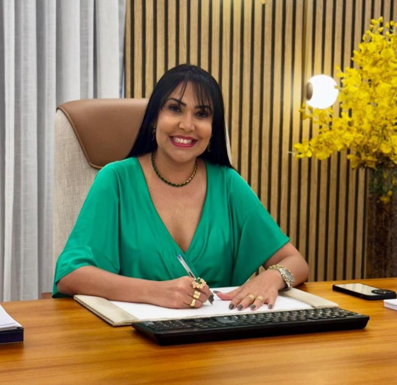 Deputada argumenta que anonimato abre brecha para crimes fatais e propõe identificação do remetente Deputada argumenta que anonimato abre brecha para crimes fatais e propõe identificação do remetente