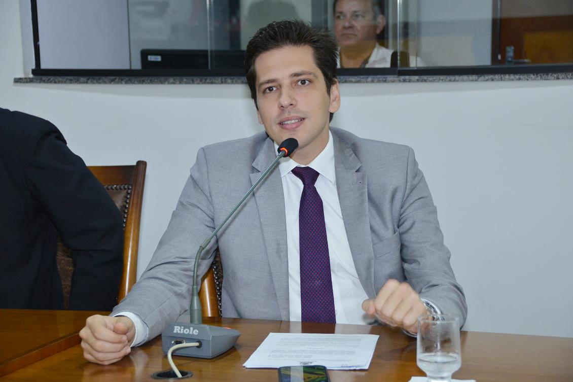 Deputado Olyntho Neto