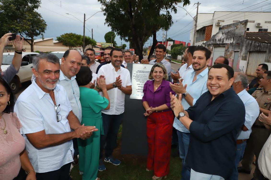 Foram entregues obras de recapeamento asfáltico, assinatura de Ordem de Serviço, dentre outros