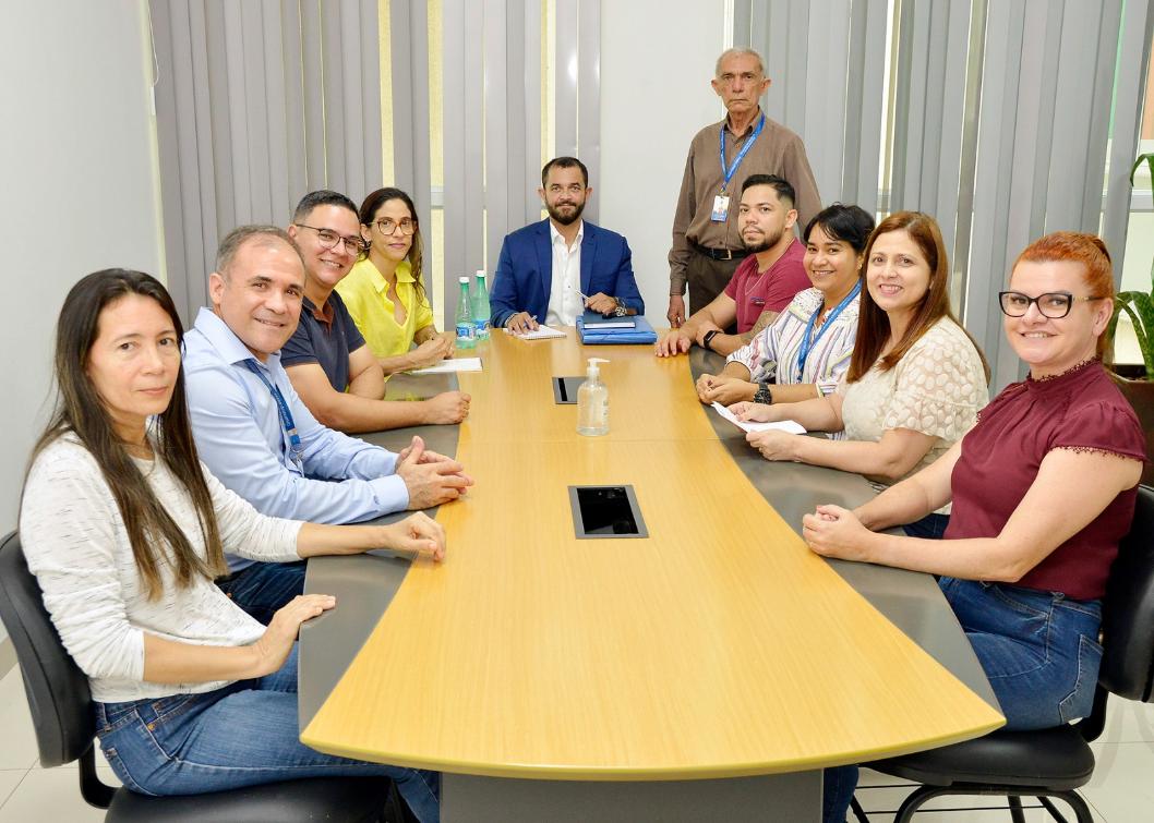 Assunto foi discutido entre diretor e professores Assunto foi discutido entre diretor e professores