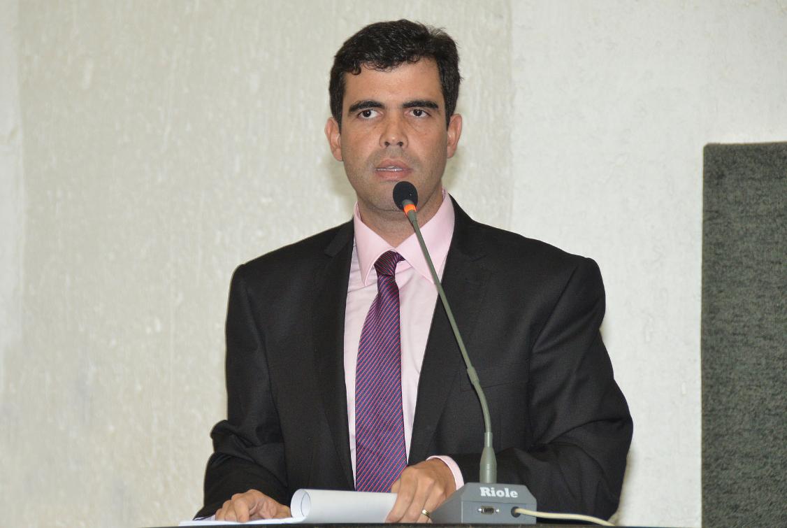 Deputado Ricardo Ayres quer explicações da OAB a respeito da aquisição de terrenos