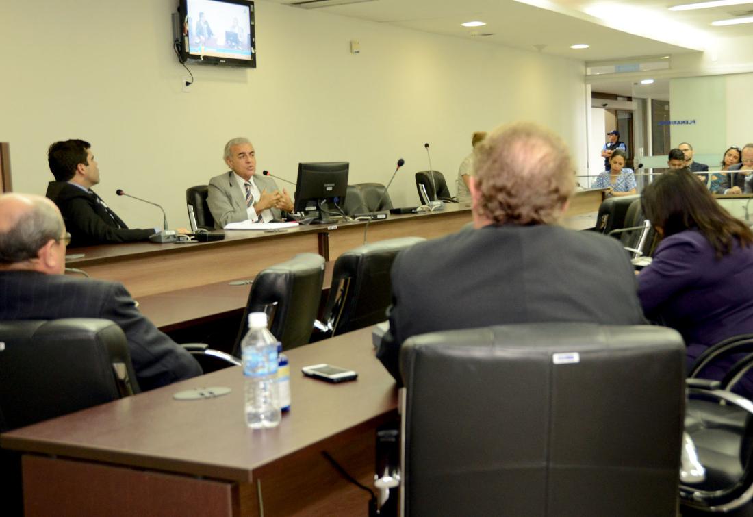 A MP está nas comissões desde fevereiro de 2014 e, como o prazo de 30 dias venceu, perdeu eficácia. A MP está nas comissões desde fevereiro de 2014 e, como o prazo de 30 dias venceu, perdeu eficácia.