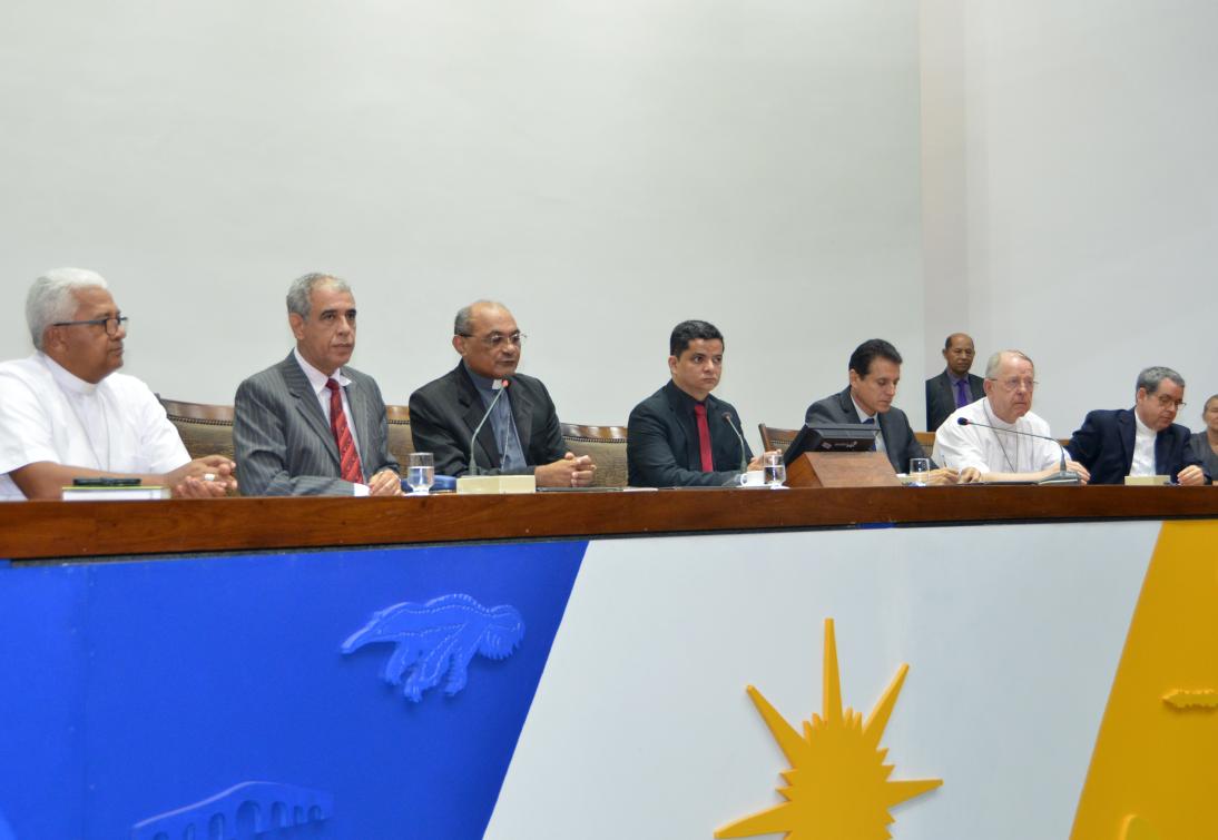 Lançamento foi realizado em sessão especial na Casa Lançamento foi realizado em sessão especial na Casa