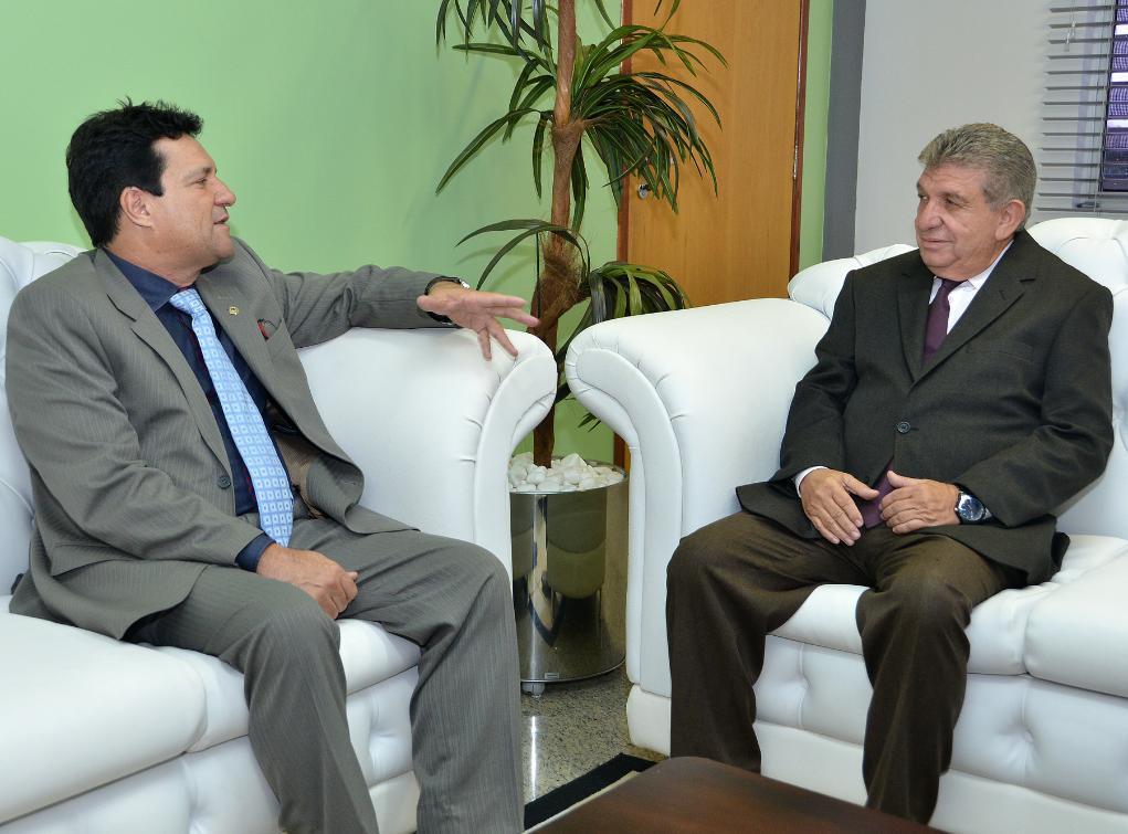 Deputado Damaso visita presidente do TJ e do MP