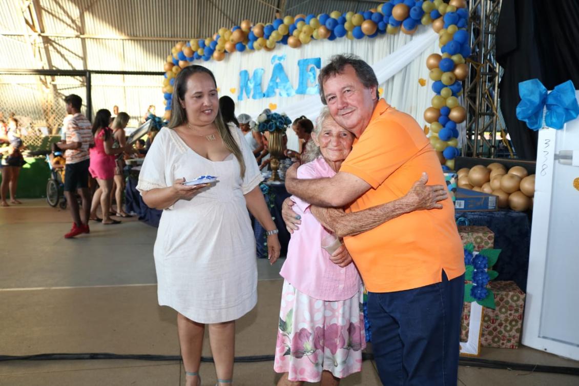 Evento teve bolo, coquetel, banda musical e sorteio de prêmios