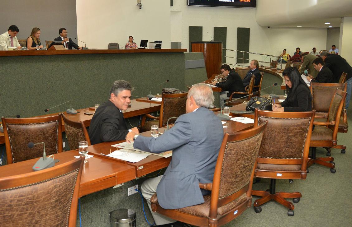 Deputados apresentam novos projetos de resolução na AL