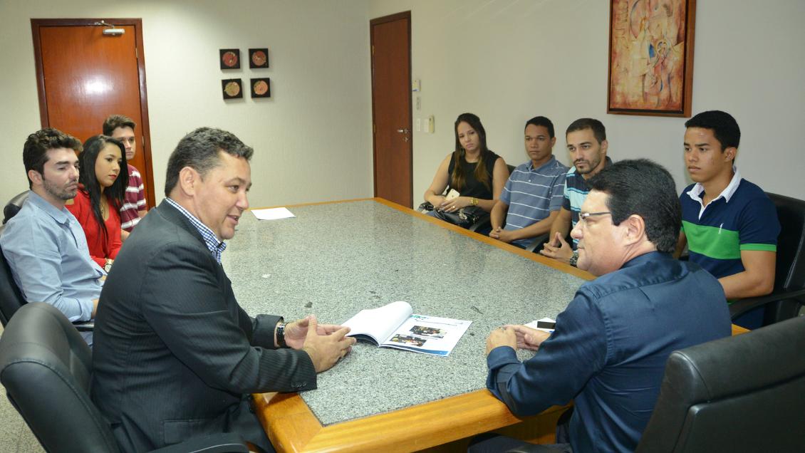 Presidente da AL recebe relatório de atividades da juventude tocantinense