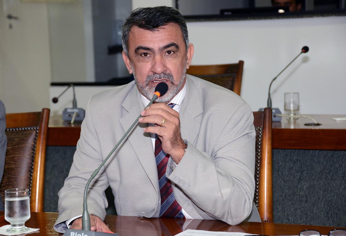 Deputado Amélio Cayres quer expansão dos Campi da Unitins no Estado