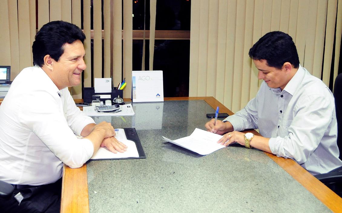 Presidente da Assembleia empossa deputado Jorge Frederico
