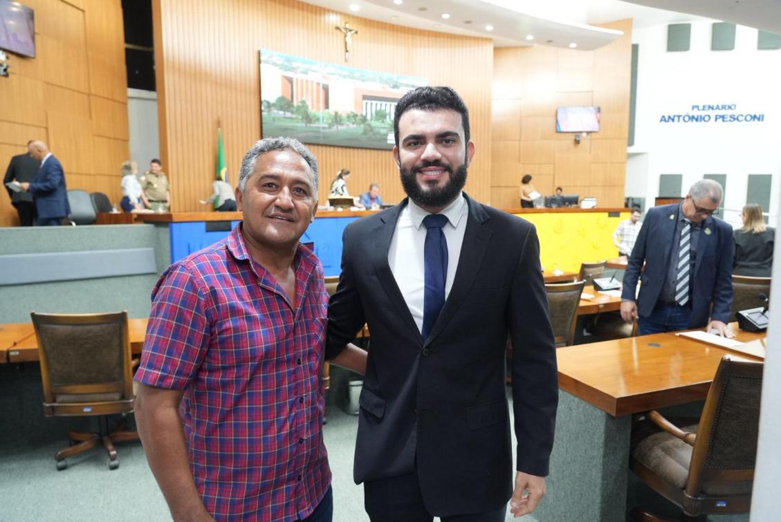 Léo Barbosa (Republicanos) e o líder político João Patiu