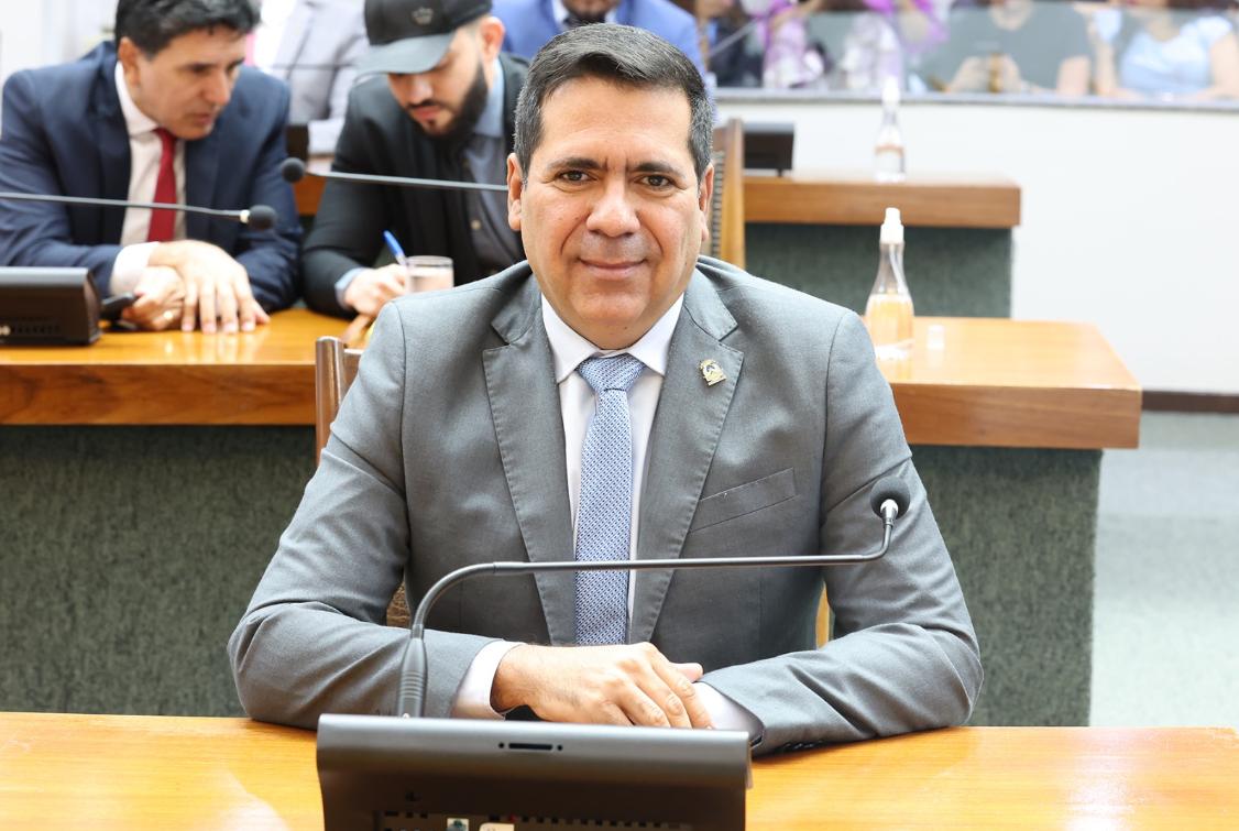 Várias leis propostas pelo deputado já foram sancionadas pelo Governo do Estado Várias leis propostas pelo deputado já foram sancionadas pelo Governo do Estado