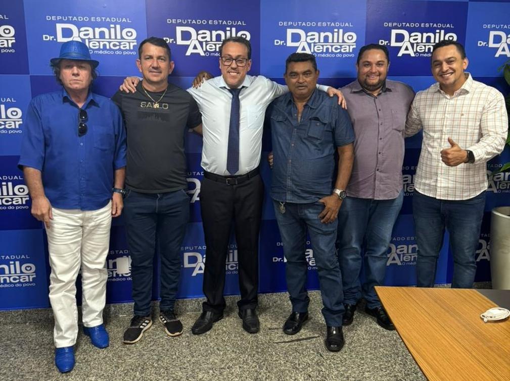 Parlamentar retoma agenda após procedimento cirúrgico e reforça diálogo com lideranças municipais Parlamentar retoma agenda após procedimento cirúrgico e reforça diálogo com lideranças municipais