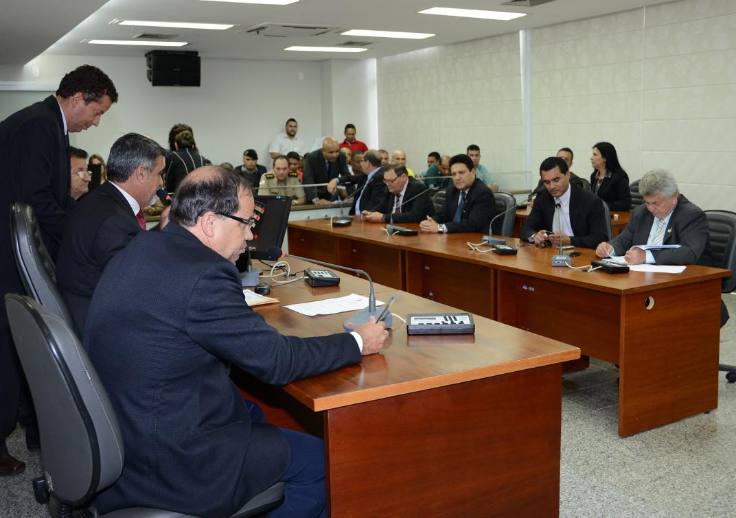Deputados aprovam PCCS dos Bombeiros e dos Policiais Militares