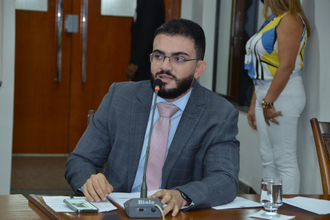 Léo Barbosa apresentou o PL durante sessão ordinária desta terça-feira (29)