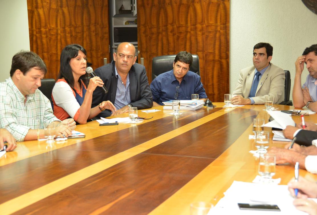 Ricardo Ayres em busca de sugestões para equilibrar contas do Estado do Tocantins