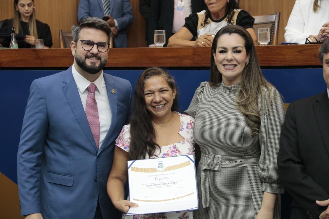 Pastora foi homenageada com o Diploma Mulher-Cidadã Guilhermina Ribeiro da Silva