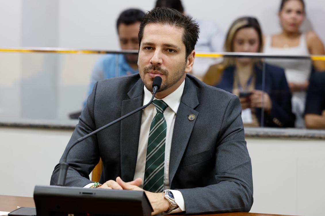 Graças à emenda de Olyntho, veículos híbridos também serão contemplados com IPVA zero em 2026