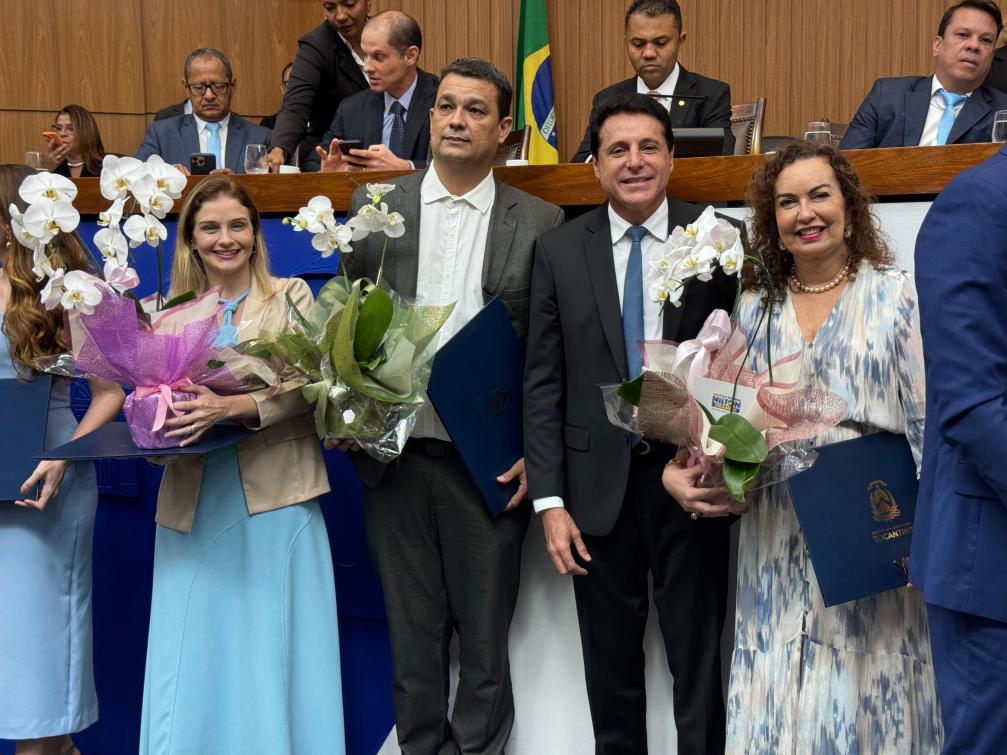 Deputado Nilton Franco na sessão solene da Aleto que concedeu títulos de cidadão tocantinense.