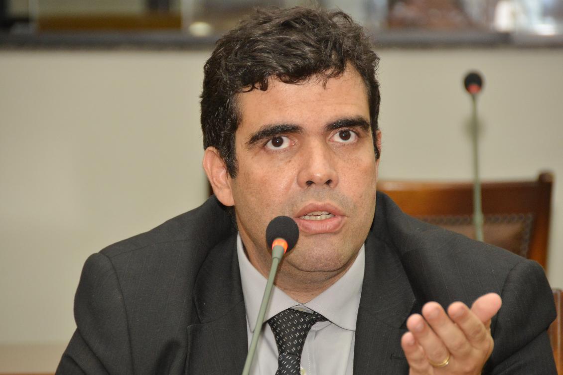 Deputado defendeu cautela na discussão da PEC