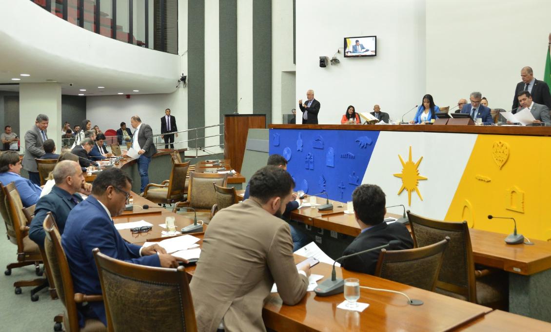 Matérias foram aprovadas na noite de terça-feira, 31