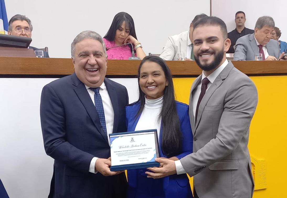 Deputada Vanda homenageia governador Wanderlei Barbosa em sessão solene aos 35 anos do Tocantins