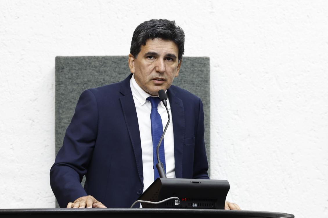 Júnior Geo cobra o chamamento dos professores aprovados no concurso da SEDUC