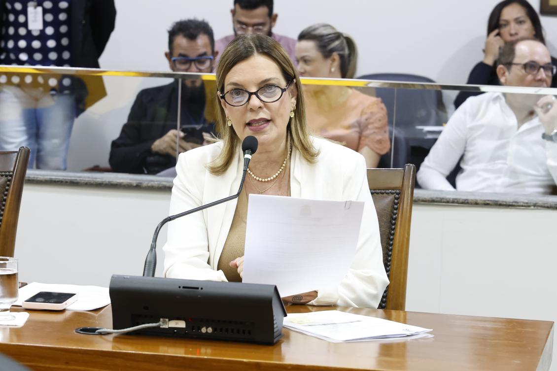 Claudia defendeu audiências públicas e parabenizou Governo Claudia defendeu audiências públicas e parabenizou Governo