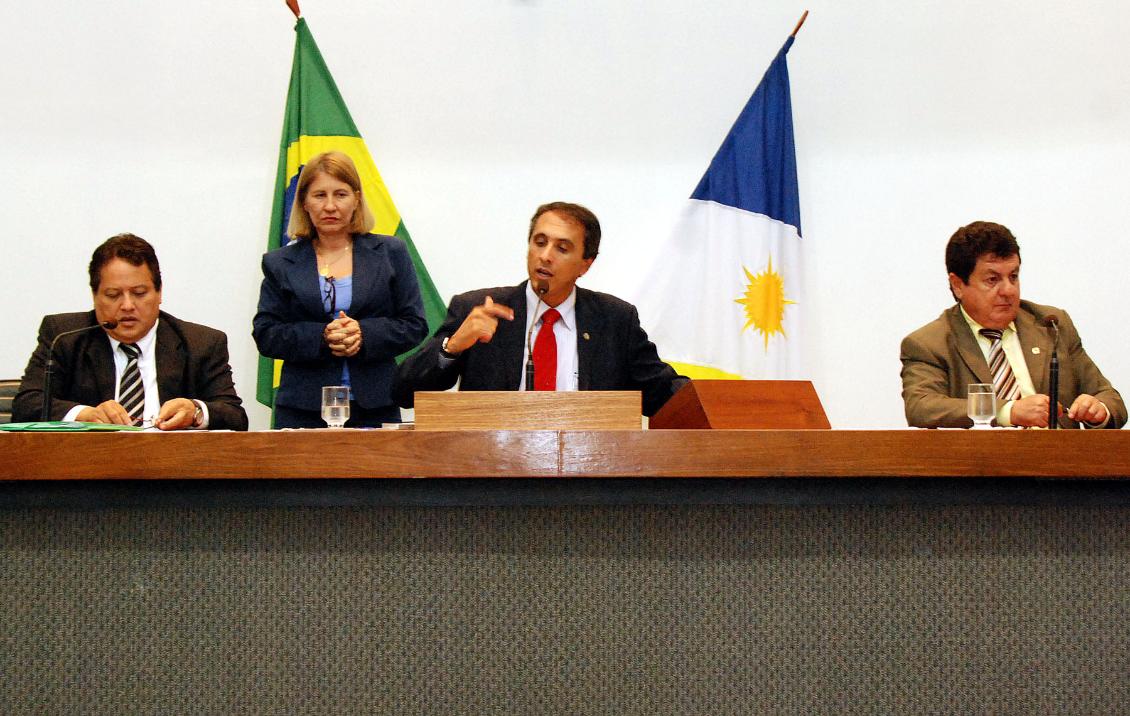 Mesa Diretora durante extraordinárias