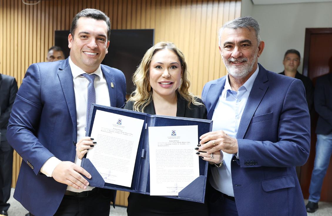 Luana Ribeiro é empossada deputada no lugar de Ivory de Lira