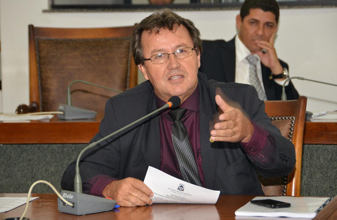 Deputado Vilmar de Oliveira solicita reforma de escolas Deputado Vilmar de Oliveira solicita reforma de escolas