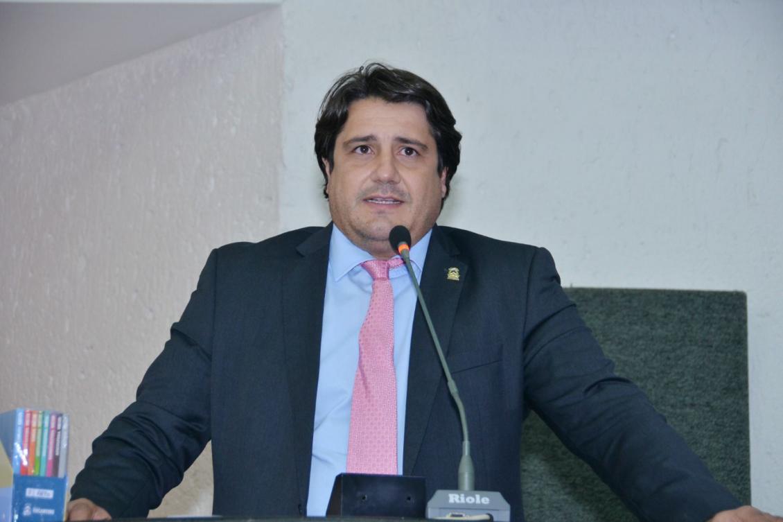 Eduardo Fortes apresenta projeto de lei