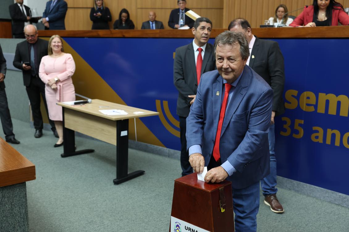 Vilmar e Amélio foram reconduzidos aos cargos de 1° secretário e presidente 