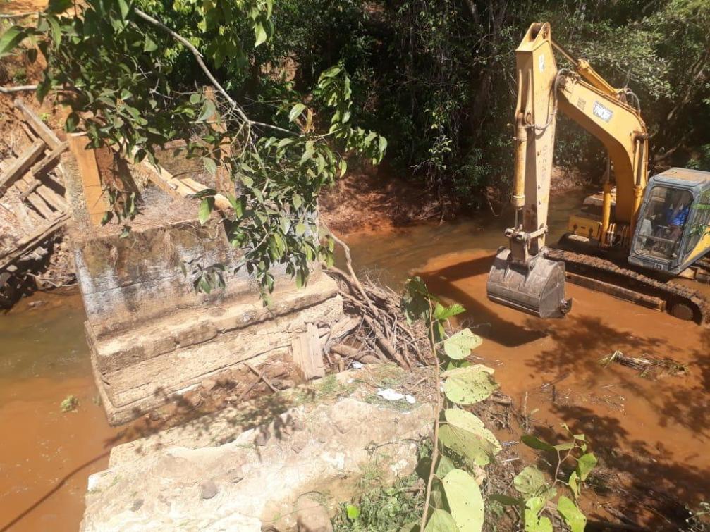 Deputado Léo Barbosa comemora início da construção de ponte sobre o Rio São Silvestre