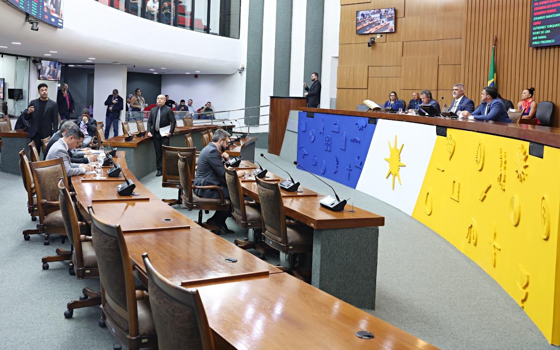 Matéria foram aprovadas na sessão matutina desta quarta-feira