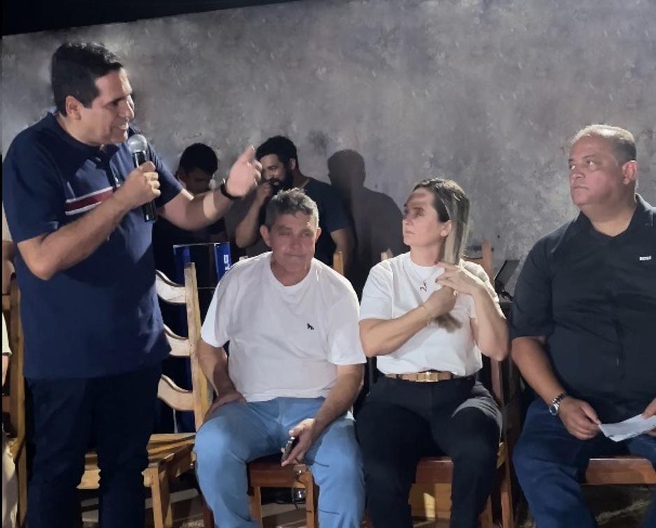 O anúncio foi feito ao lado de lideranças políticas e do senador Eduardo Gomes