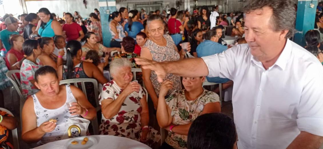 Em Colméia, festa das mães lotou a feira coberta neste domingo, 15