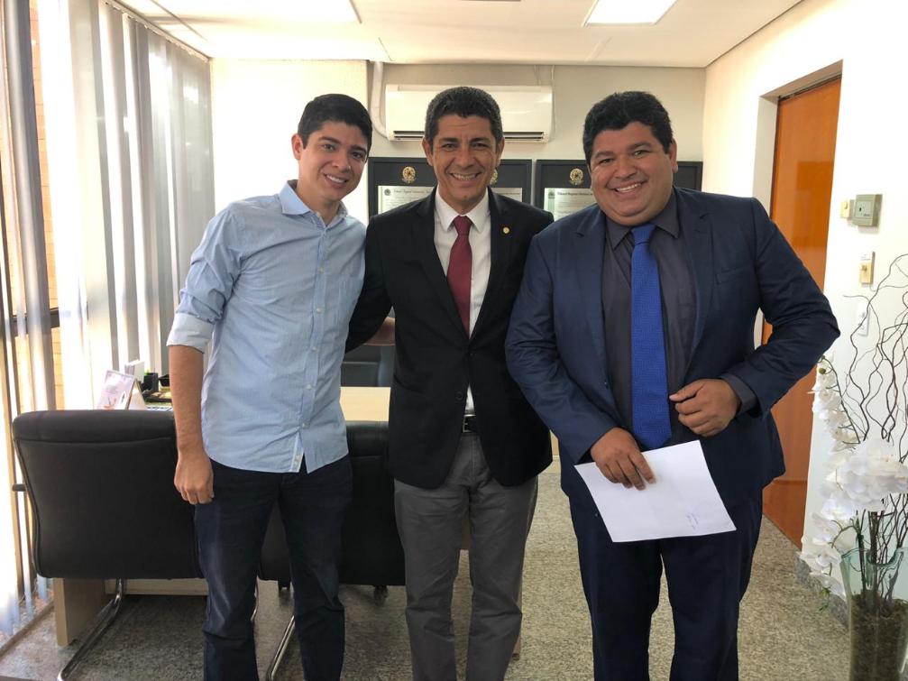Valdemar Júnior com o vice-prefeito de Paraíso, Celso Morais e Joelson presidente da ADAS
