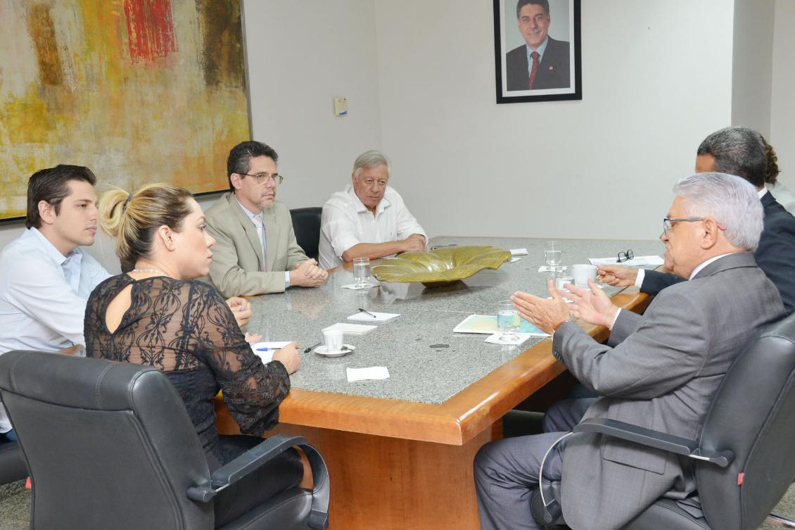 A reunião com representantes do Tribunal de Justiça aconteceu na manhã desta sexta-feira